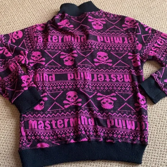 Skull Patterned Zip Up - Picture 5 of 5